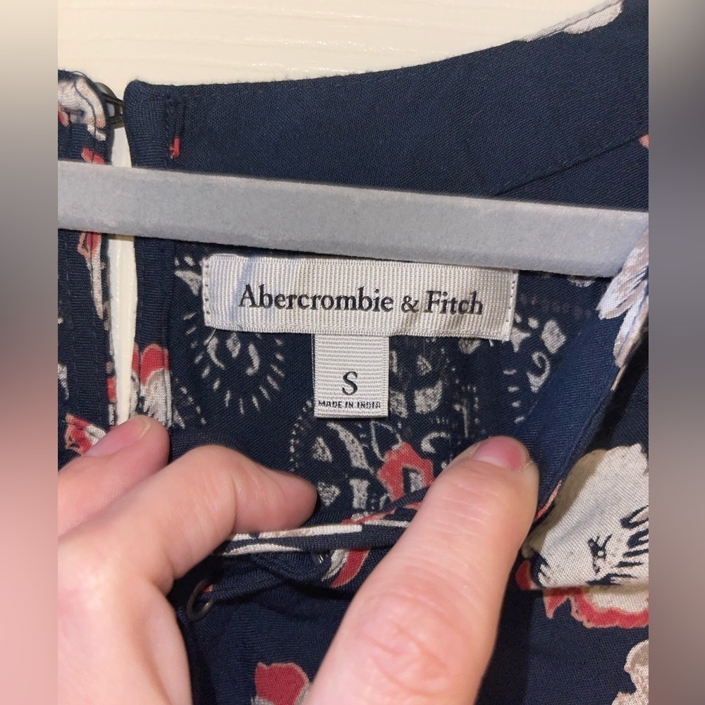 Abercrombie romper • Women’s small - Picture 3 of 6